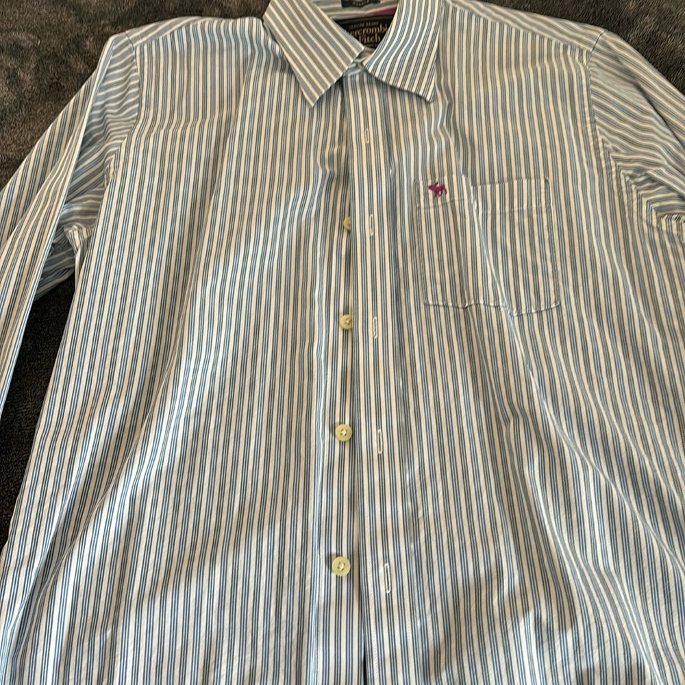 Men’s Abercrombie & Fitch long sleeve button down shirt